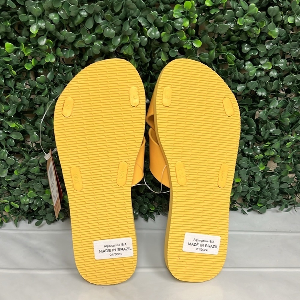 Havaianas Yellow Women's Sandals - Picture 3 of 4